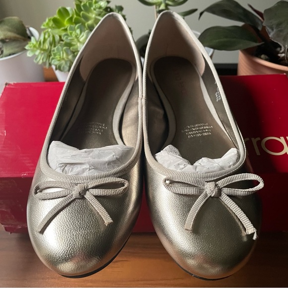 HOST PICK⭐️ Diana Ferrari Ballet Flats - Leather - Super Soft - Picture 3 of 11